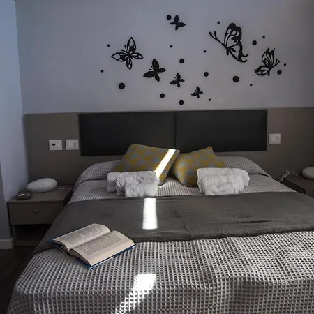 Michela Bb & Relais Bed & Breakfast Lonato Exterior photo