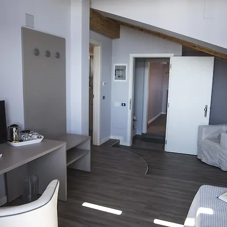 Michela Bb & Relais Bed & Breakfast Lonato Exterior photo